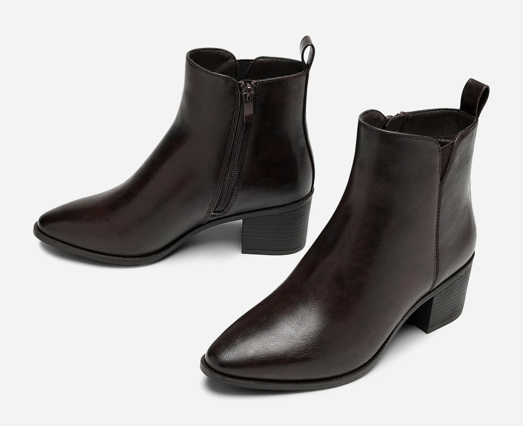 CLOU, Boots