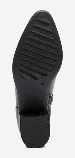 CLOU, Boots