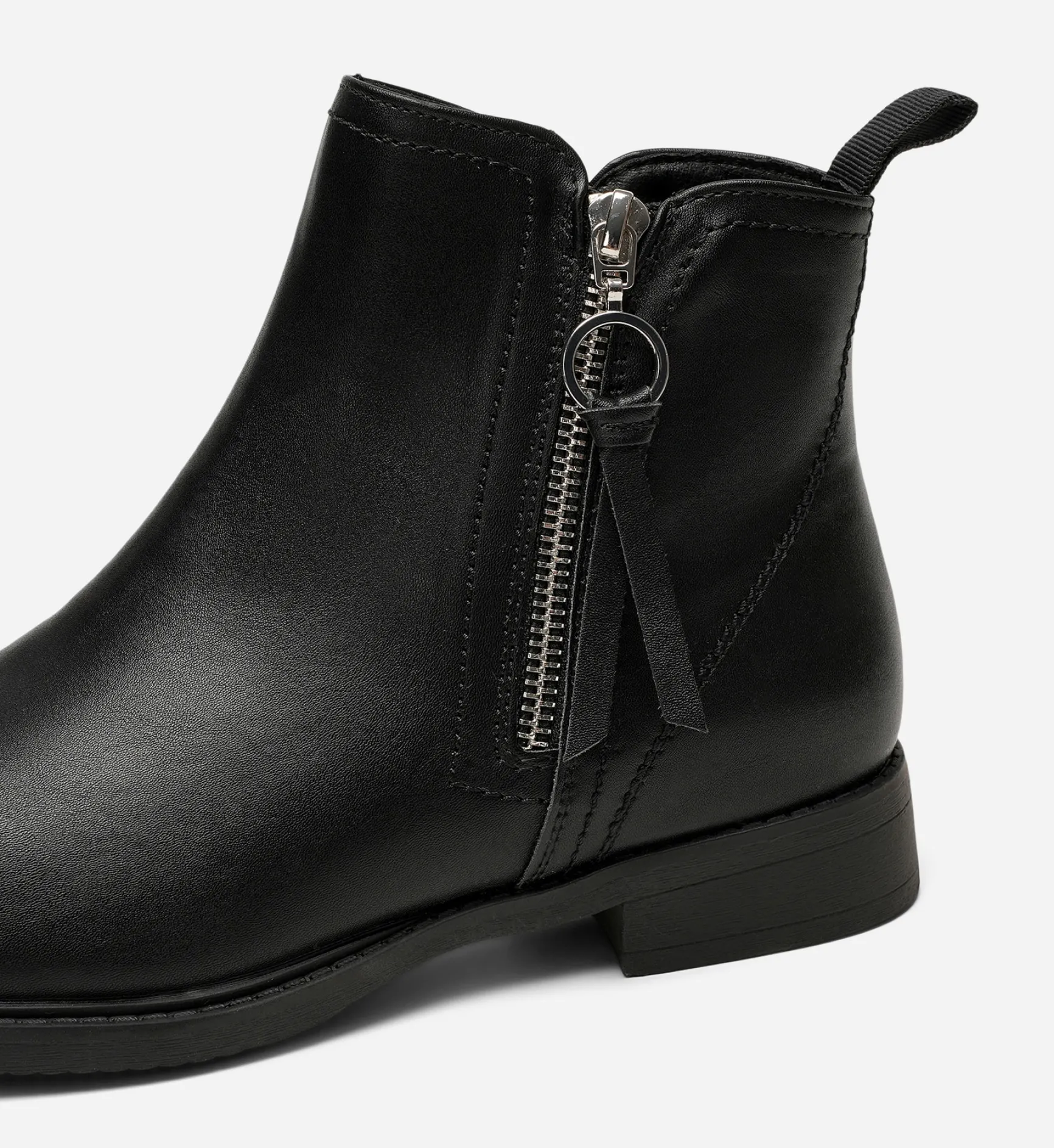 CLOU, Boots med dragkedja