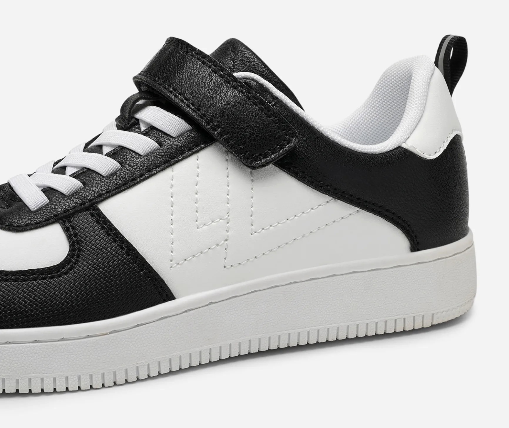 LEJON, Sneakers