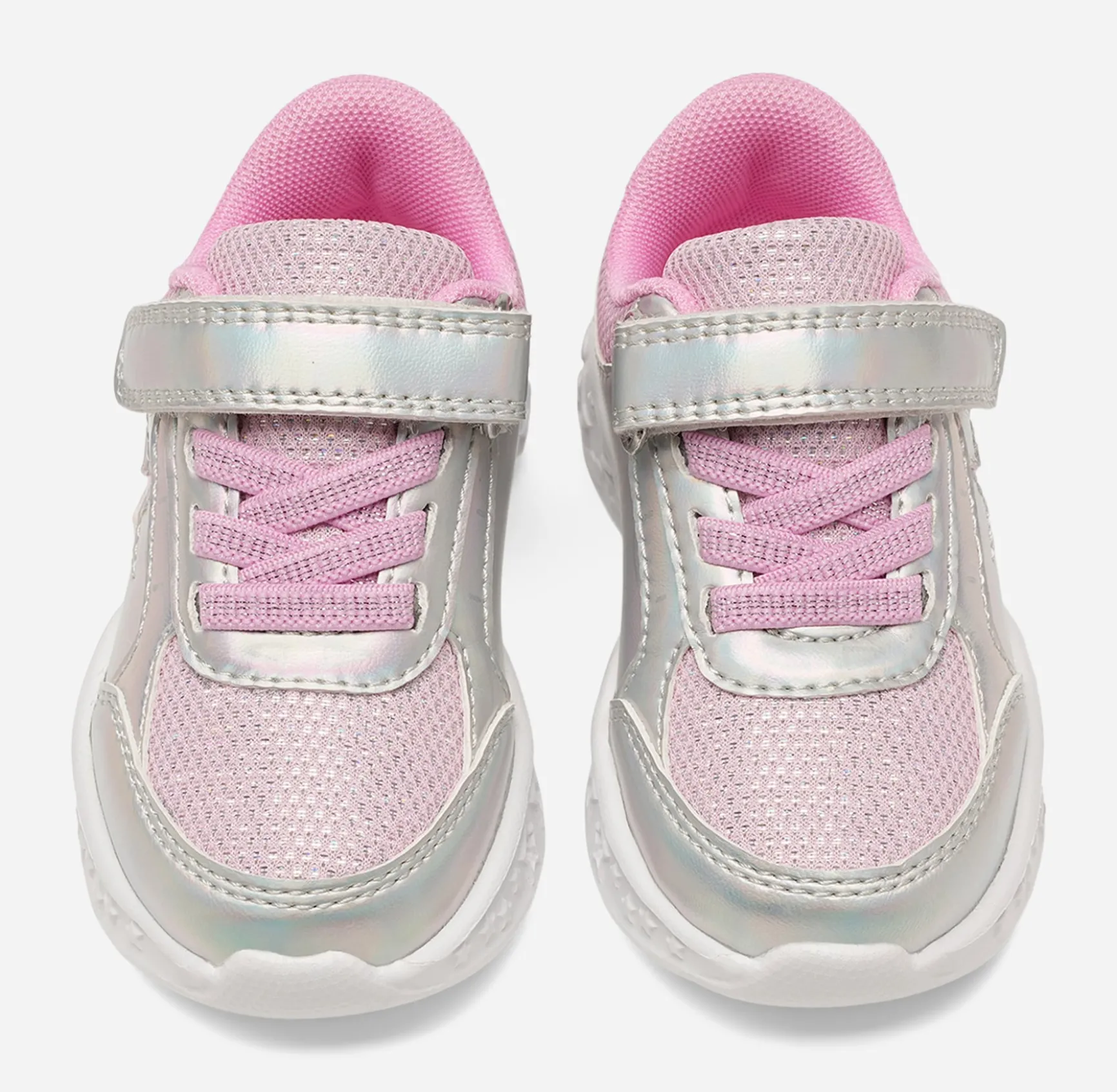 Mino, Blinkande sneakers