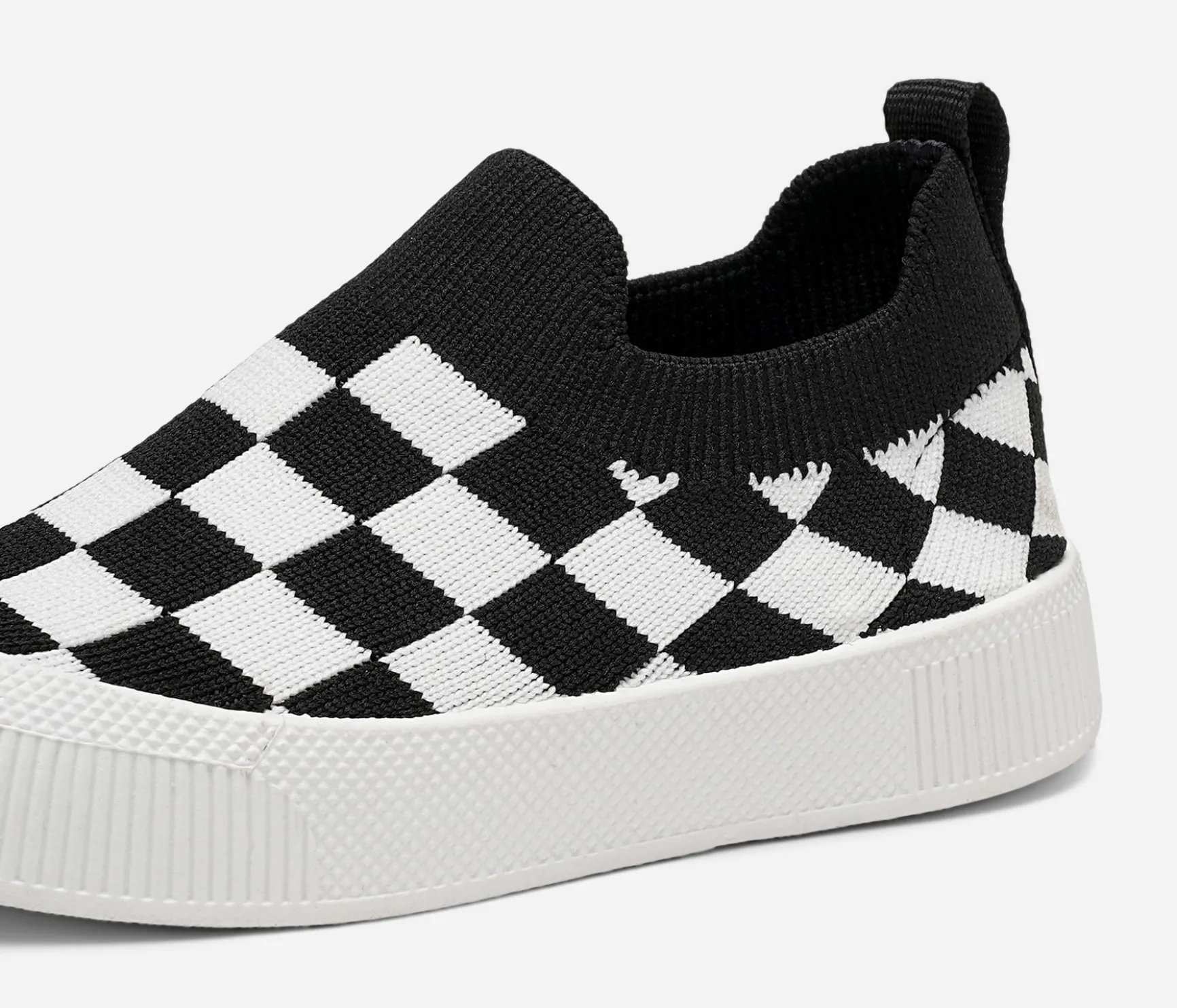 Mino, Sock sneakers