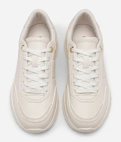 VOX, Sneakers