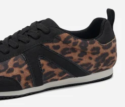 VOX, Sneakers