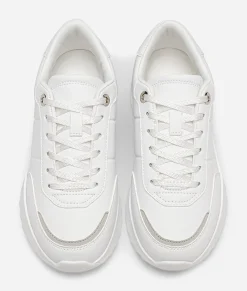 VOX, Sneakers